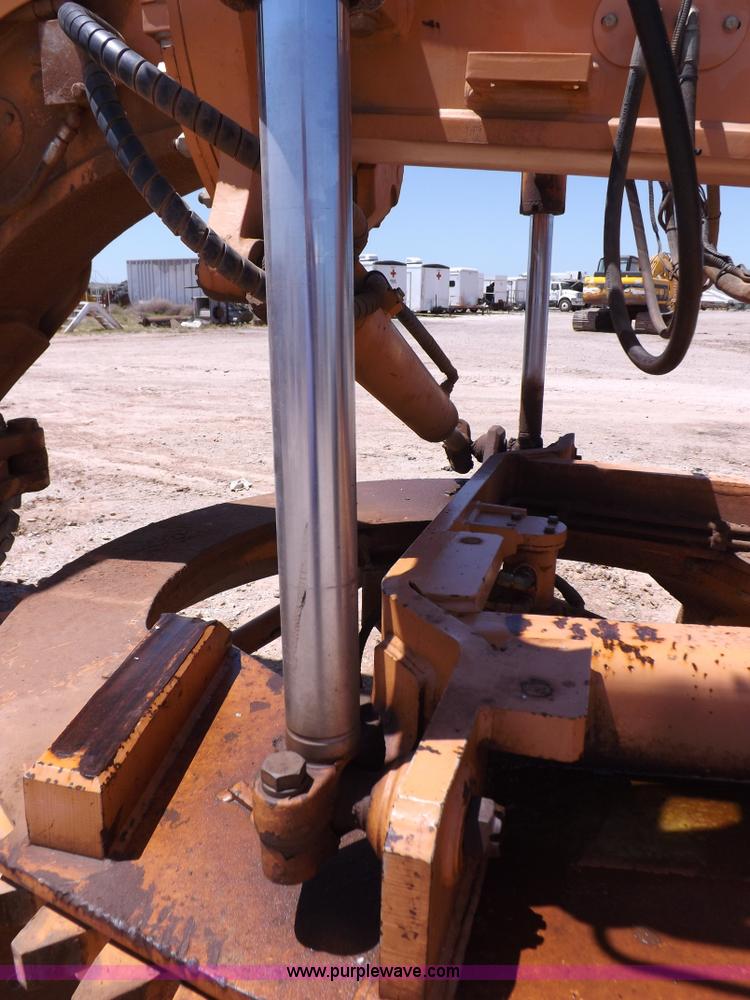 image for item H1799 2004 Case 865 DHP articulated motor grader