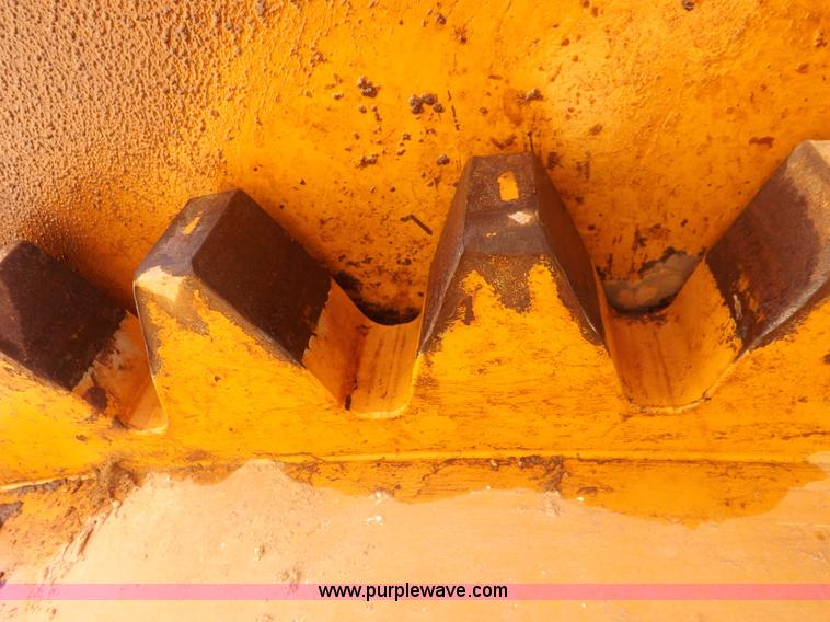 image for item H1799 2004 Case 865 DHP articulated motor grader