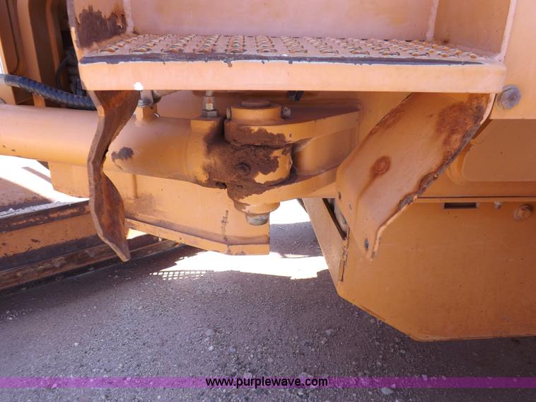 image for item H1799 2004 Case 865 DHP articulated motor grader