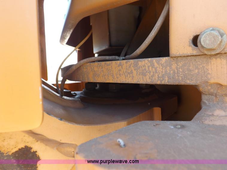 image for item H1799 2004 Case 865 DHP articulated motor grader