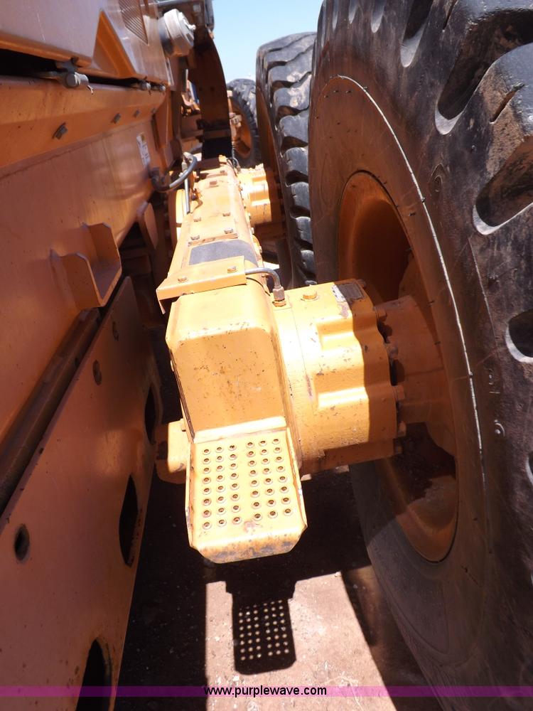 image for item H1799 2004 Case 865 DHP articulated motor grader