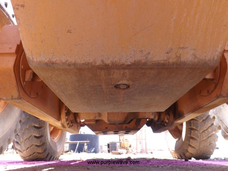 image for item H1799 2004 Case 865 DHP articulated motor grader