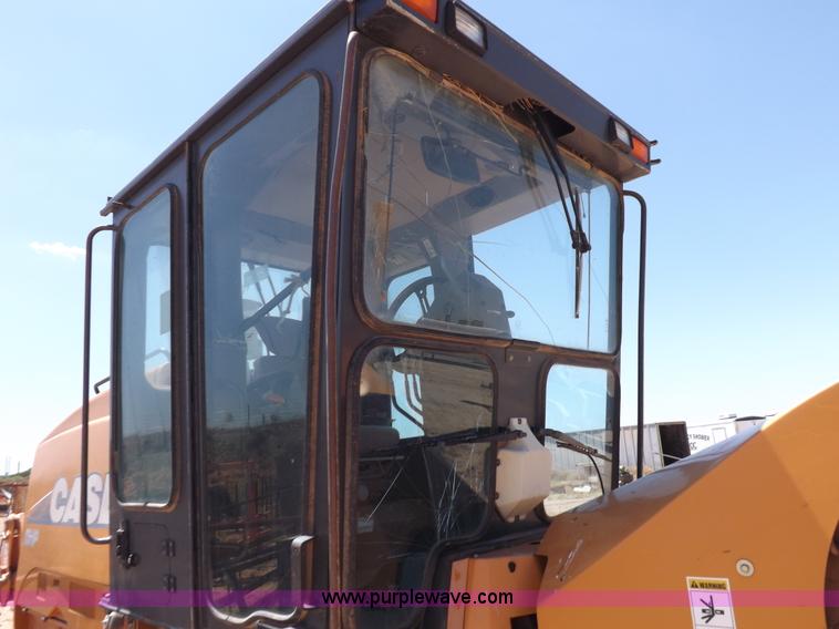 image for item H1799 2004 Case 865 DHP articulated motor grader