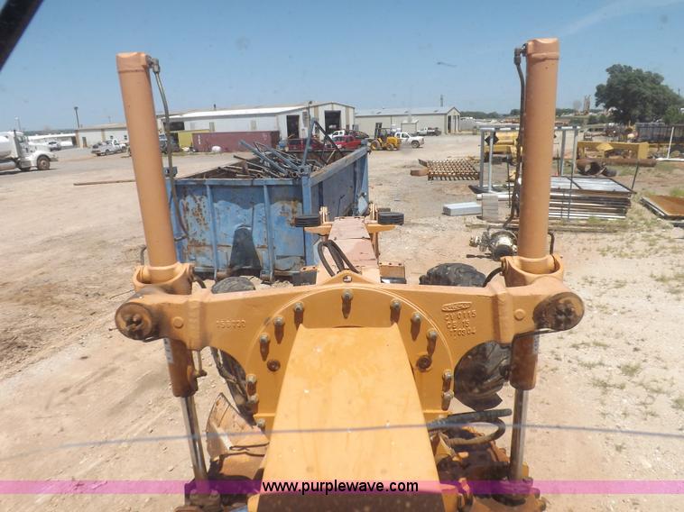 image for item H1799 2004 Case 865 DHP articulated motor grader