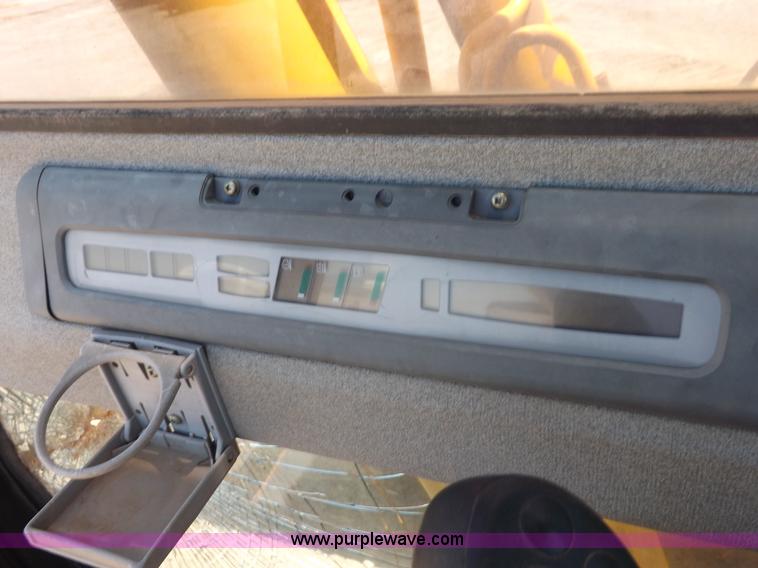 image for item H1800 JCB JS200L excavator