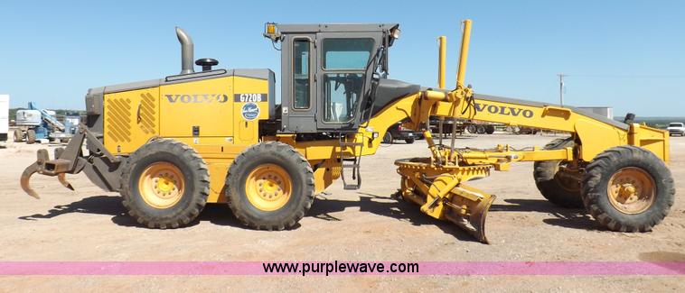 image for item H1801 2003 Volvo G720B articulated motor grader