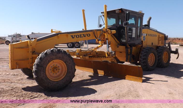 image for item H1801 2003 Volvo G720B articulated motor grader