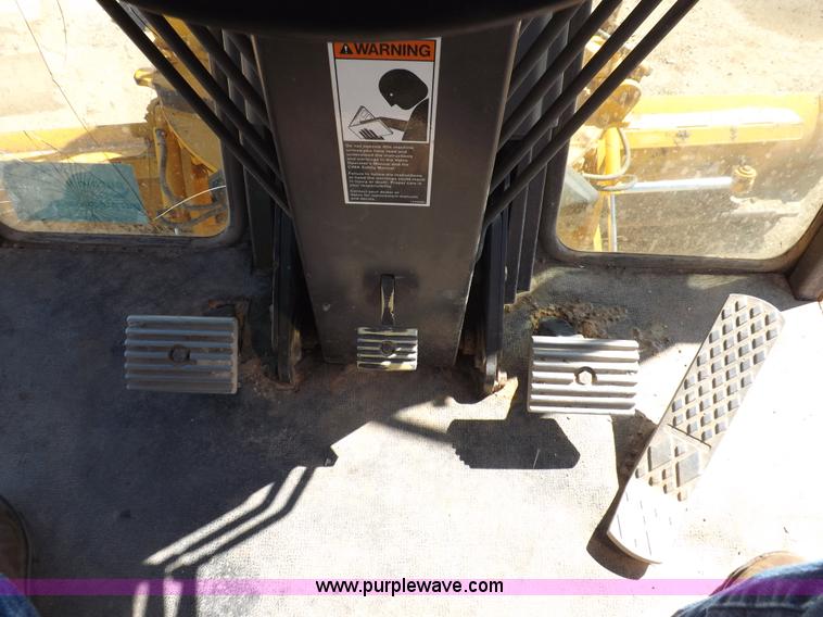 image for item H1801 2003 Volvo G720B articulated motor grader