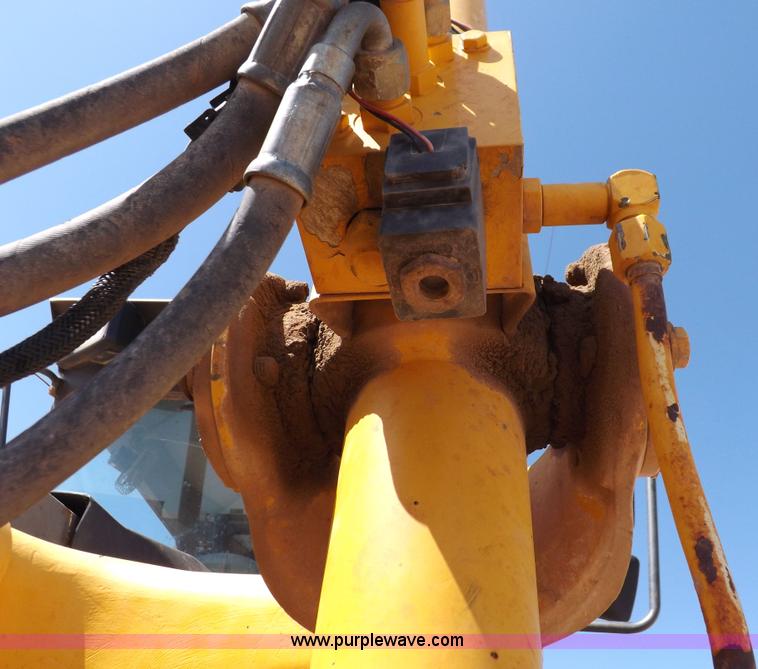 image for item H1801 2003 Volvo G720B articulated motor grader