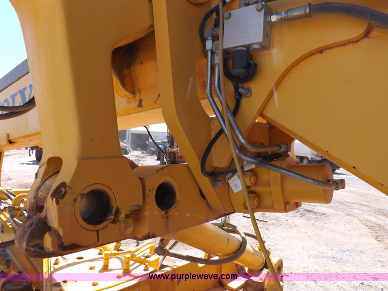 image for item H1801 2003 Volvo G720B articulated motor grader
