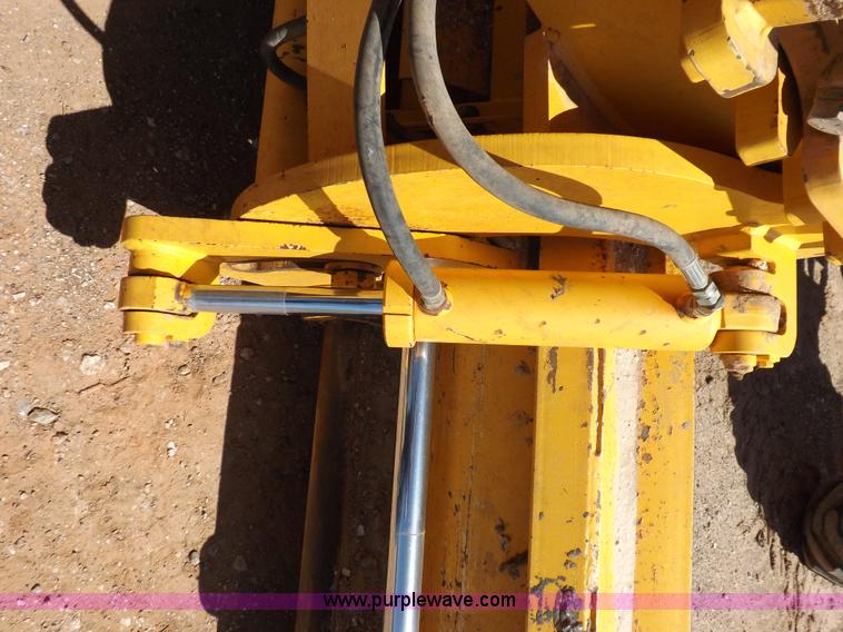 image for item H1801 2003 Volvo G720B articulated motor grader