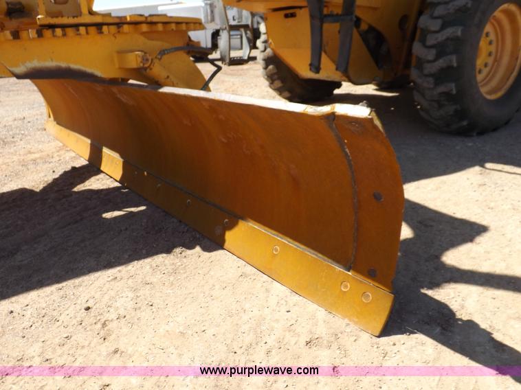 image for item H1801 2003 Volvo G720B articulated motor grader