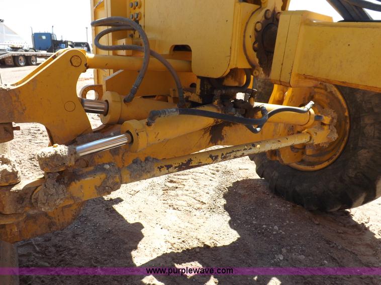 image for item H1801 2003 Volvo G720B articulated motor grader