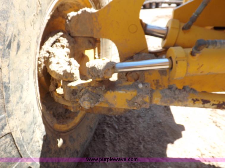 image for item H1801 2003 Volvo G720B articulated motor grader