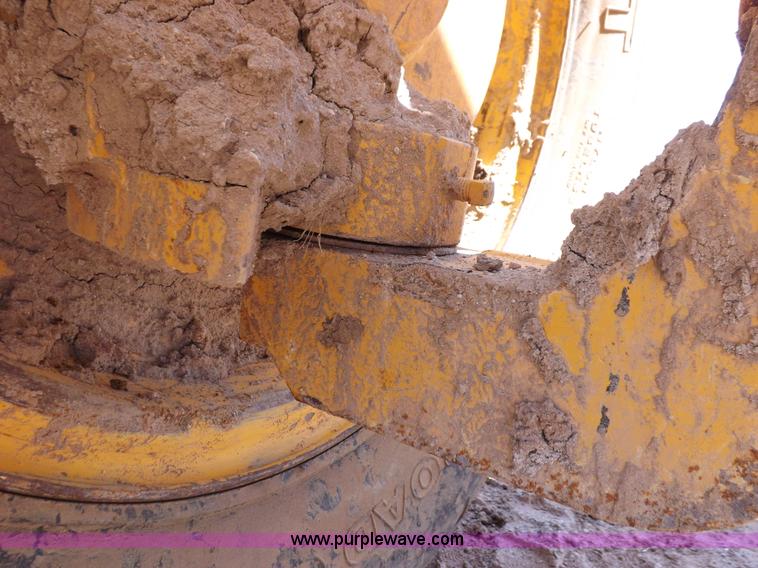 image for item H1801 2003 Volvo G720B articulated motor grader