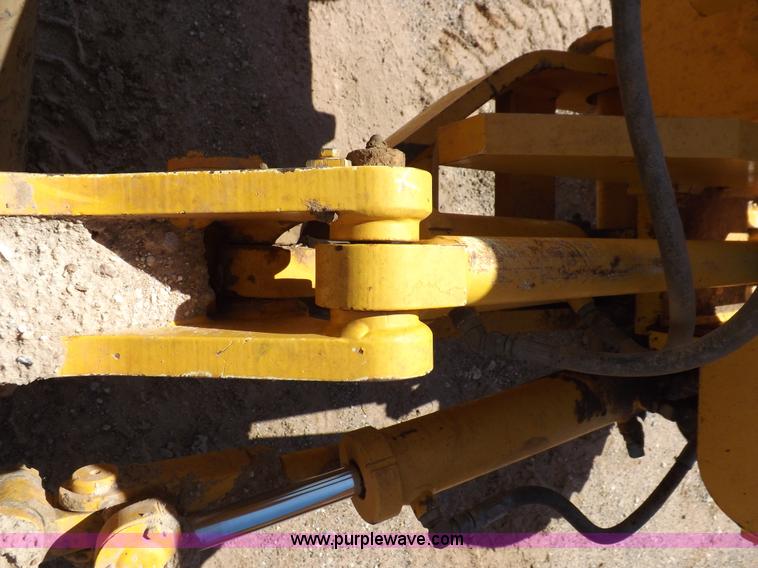 image for item H1801 2003 Volvo G720B articulated motor grader