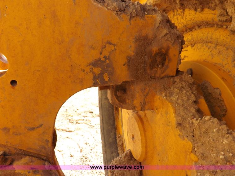 image for item H1801 2003 Volvo G720B articulated motor grader