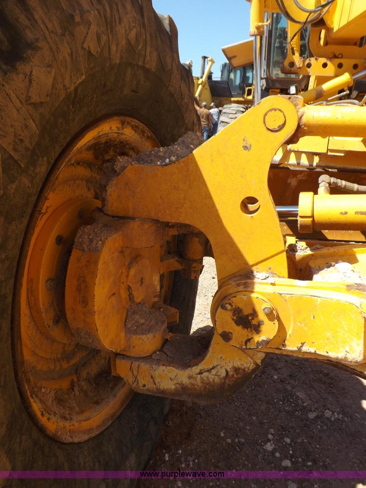 image for item H1801 2003 Volvo G720B articulated motor grader