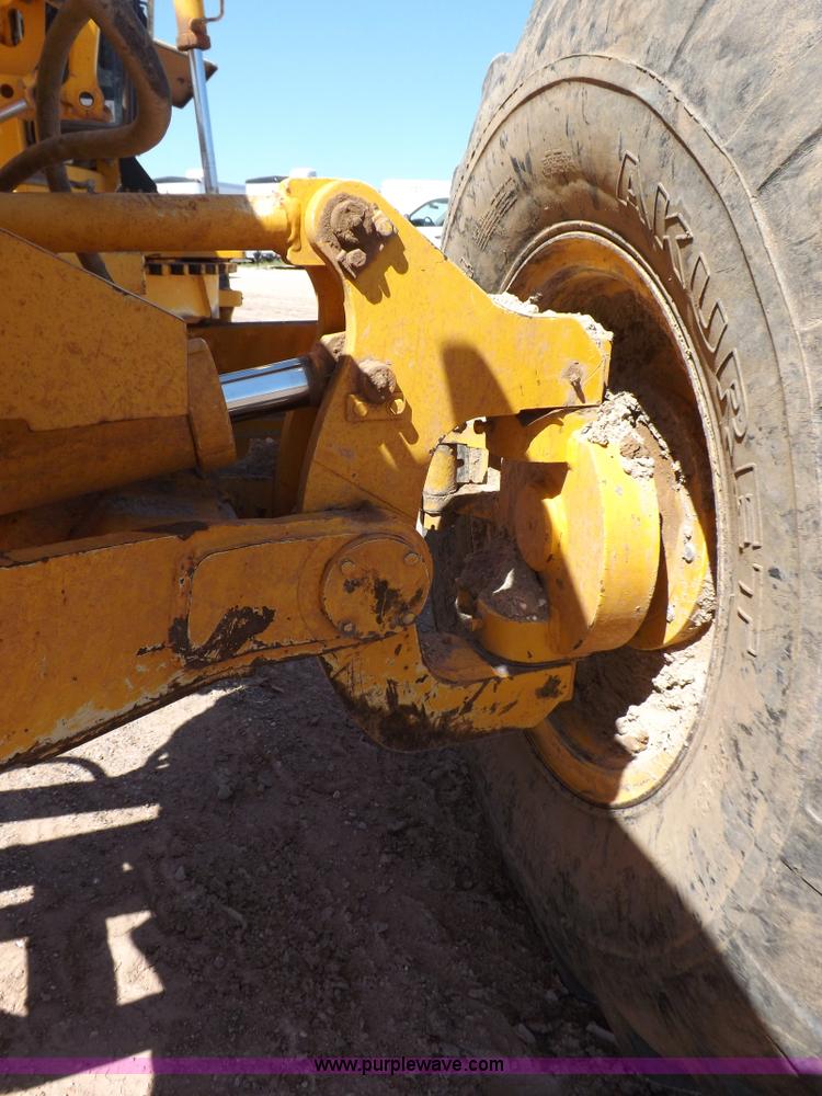 image for item H1801 2003 Volvo G720B articulated motor grader