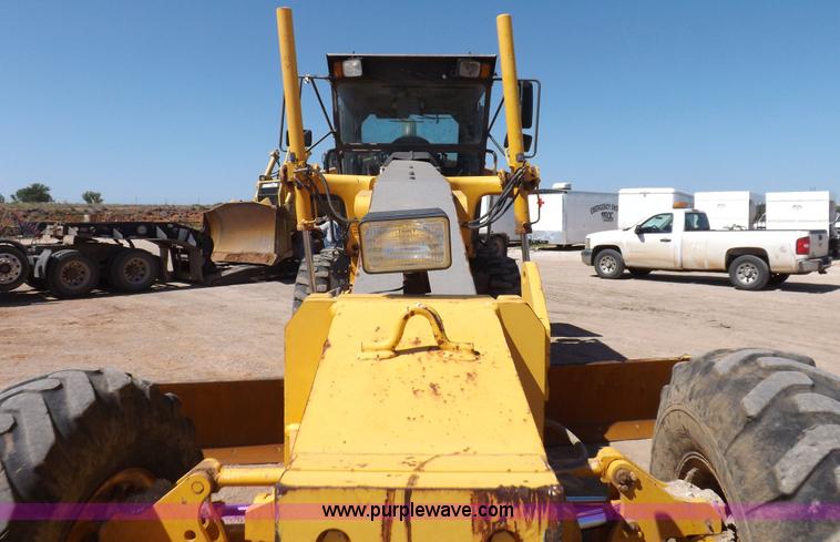 image for item H1801 2003 Volvo G720B articulated motor grader