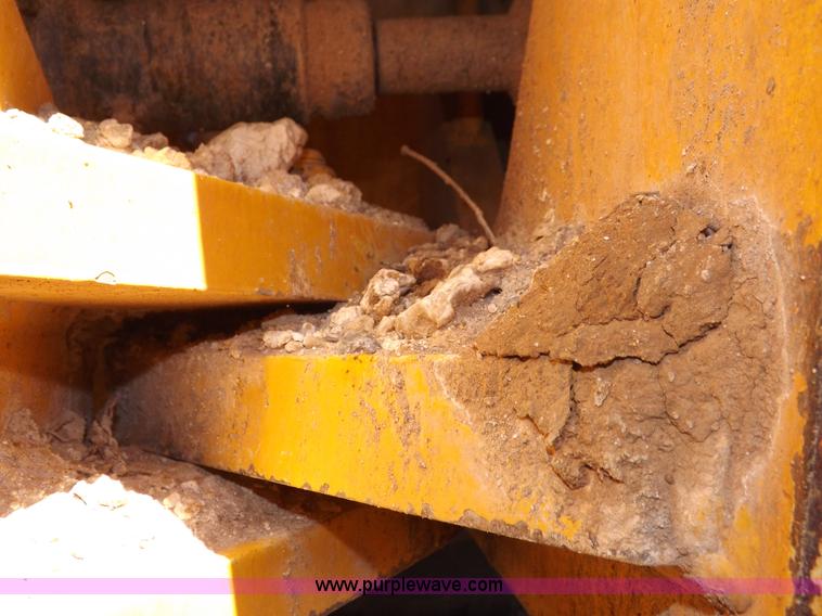 image for item H1801 2003 Volvo G720B articulated motor grader