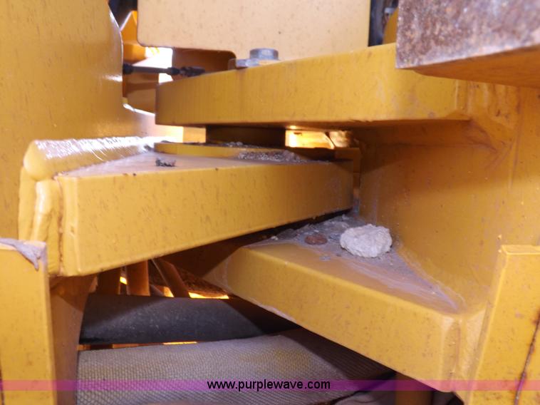 image for item H1801 2003 Volvo G720B articulated motor grader