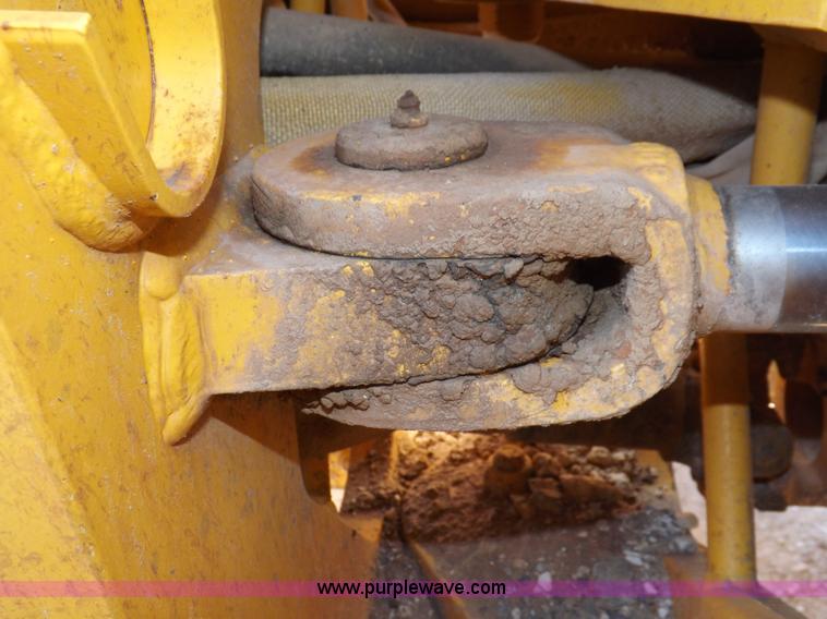 image for item H1801 2003 Volvo G720B articulated motor grader