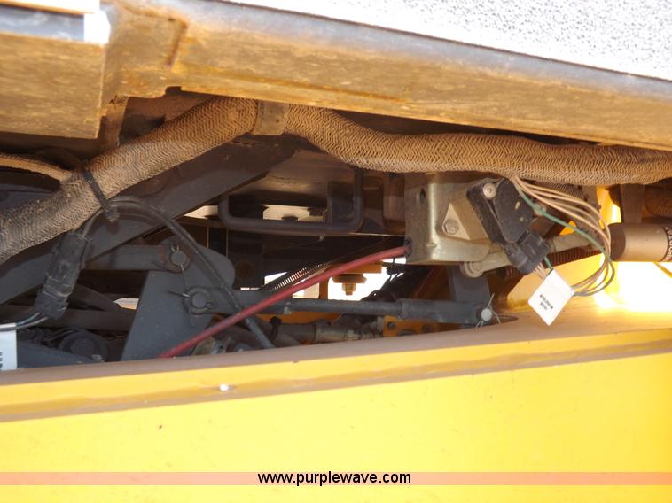 image for item H1801 2003 Volvo G720B articulated motor grader