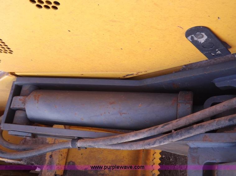 image for item H1801 2003 Volvo G720B articulated motor grader