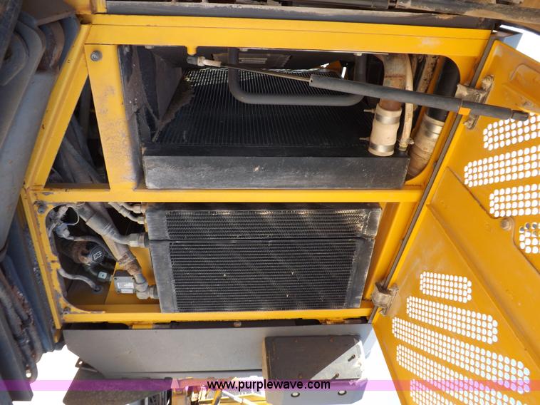 image for item H1801 2003 Volvo G720B articulated motor grader