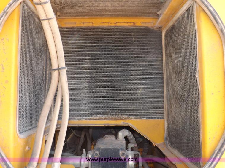 image for item H1801 2003 Volvo G720B articulated motor grader