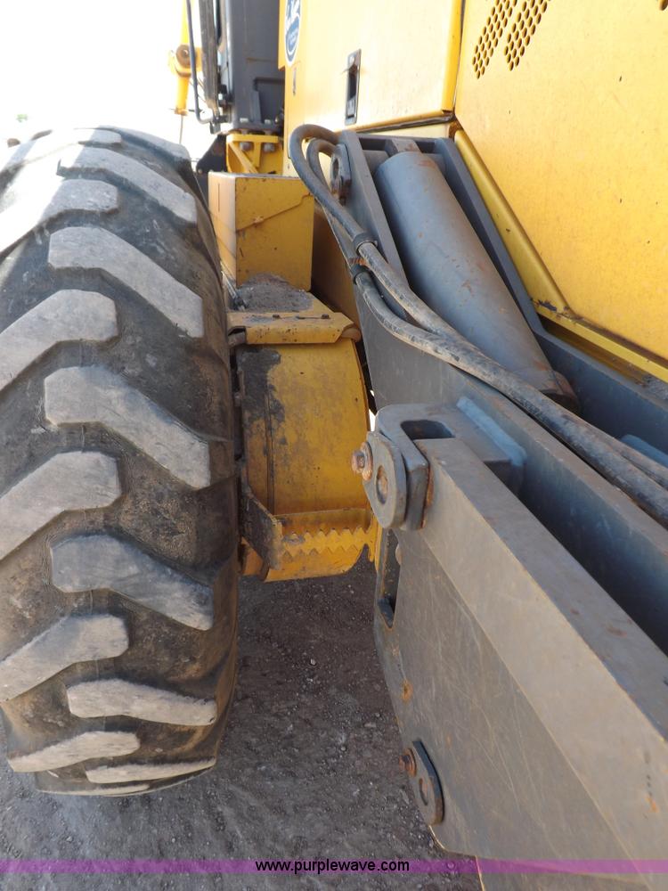 image for item H1801 2003 Volvo G720B articulated motor grader