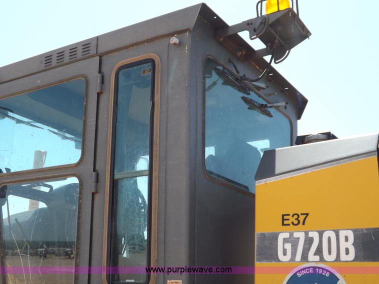 image for item H1801 2003 Volvo G720B articulated motor grader