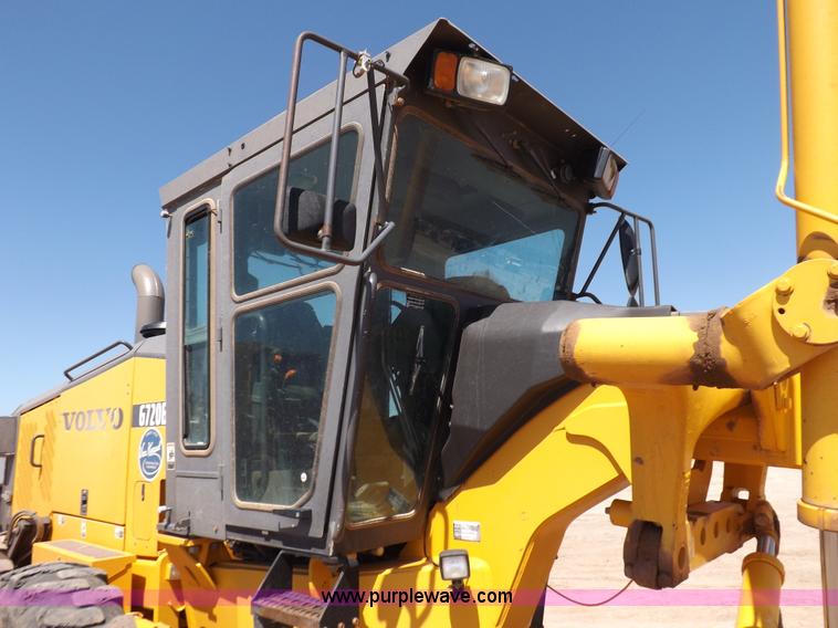 image for item H1801 2003 Volvo G720B articulated motor grader