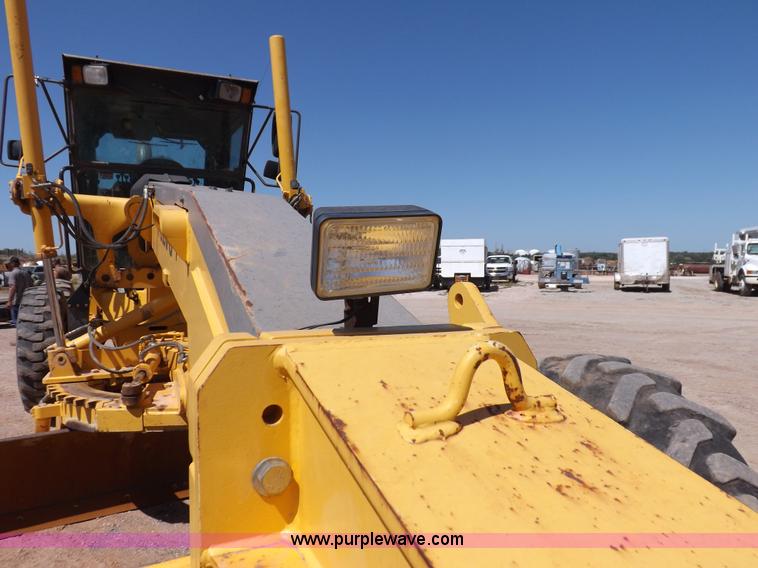 image for item H1801 2003 Volvo G720B articulated motor grader