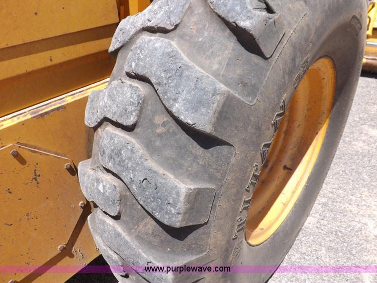 image for item H1801 2003 Volvo G720B articulated motor grader