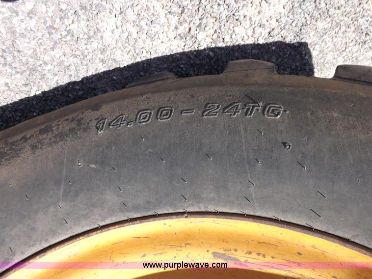 image for item H1801 2003 Volvo G720B articulated motor grader