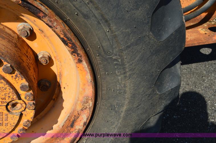 image for item H2927 1999 Case 621C wheel loader