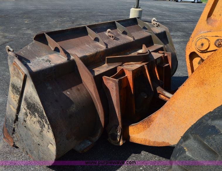 image for item H2927 1999 Case 621C wheel loader