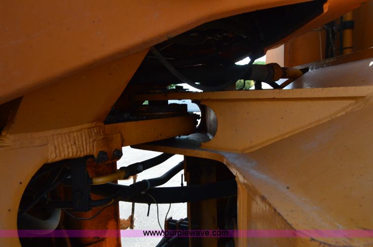 image for item H2927 1999 Case 621C wheel loader