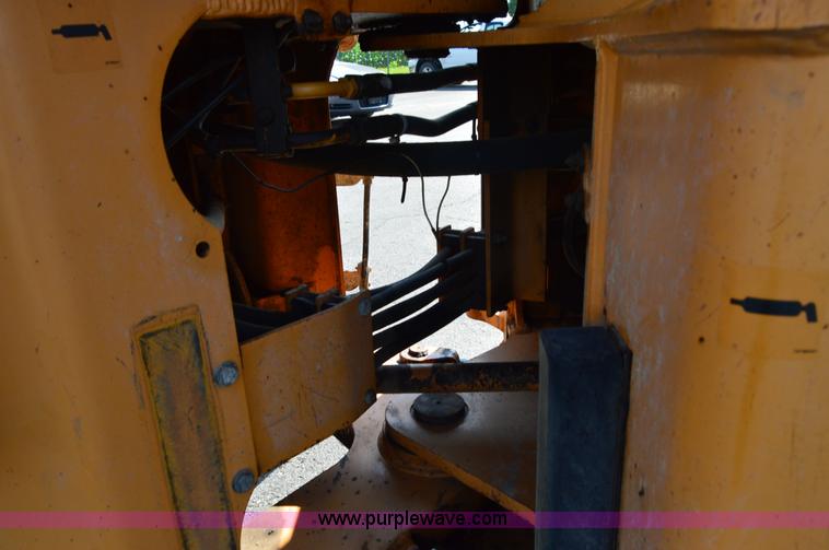 image for item H2927 1999 Case 621C wheel loader