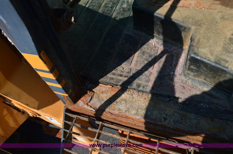 image for item H2927 1999 Case 621C wheel loader