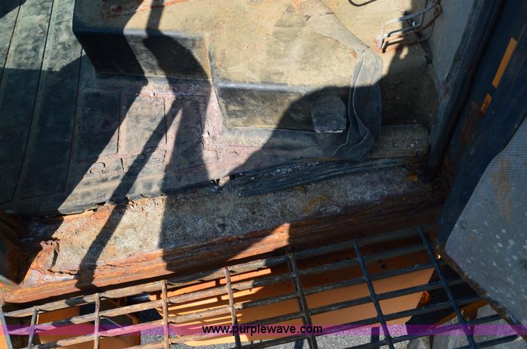 image for item H2927 1999 Case 621C wheel loader