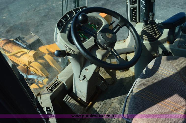 image for item H2927 1999 Case 621C wheel loader