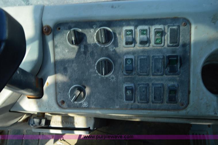 image for item H2927 1999 Case 621C wheel loader