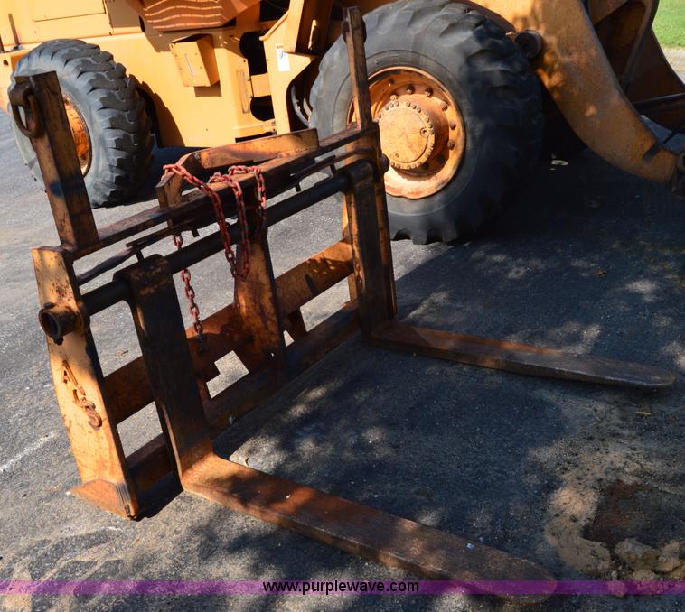 image for item H2927 1999 Case 621C wheel loader