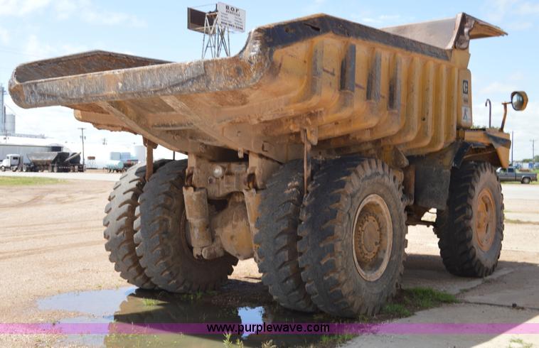image for item H2938 1978 Caterpillar 769B haul truck