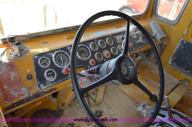 image for item H2938 1978 Caterpillar 769B haul truck