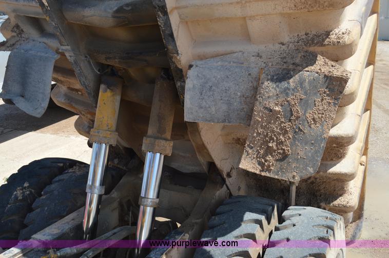 image for item H2938 1978 Caterpillar 769B haul truck