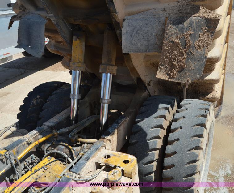 image for item H2938 1978 Caterpillar 769B haul truck